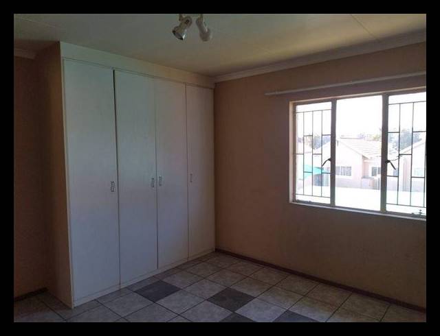 2 BEDROOM APARTMENT FOR SALE IN PARKDENE